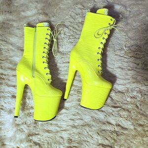 Hella Heels 8 Inch Oh Snap Boot Us8 Eu39